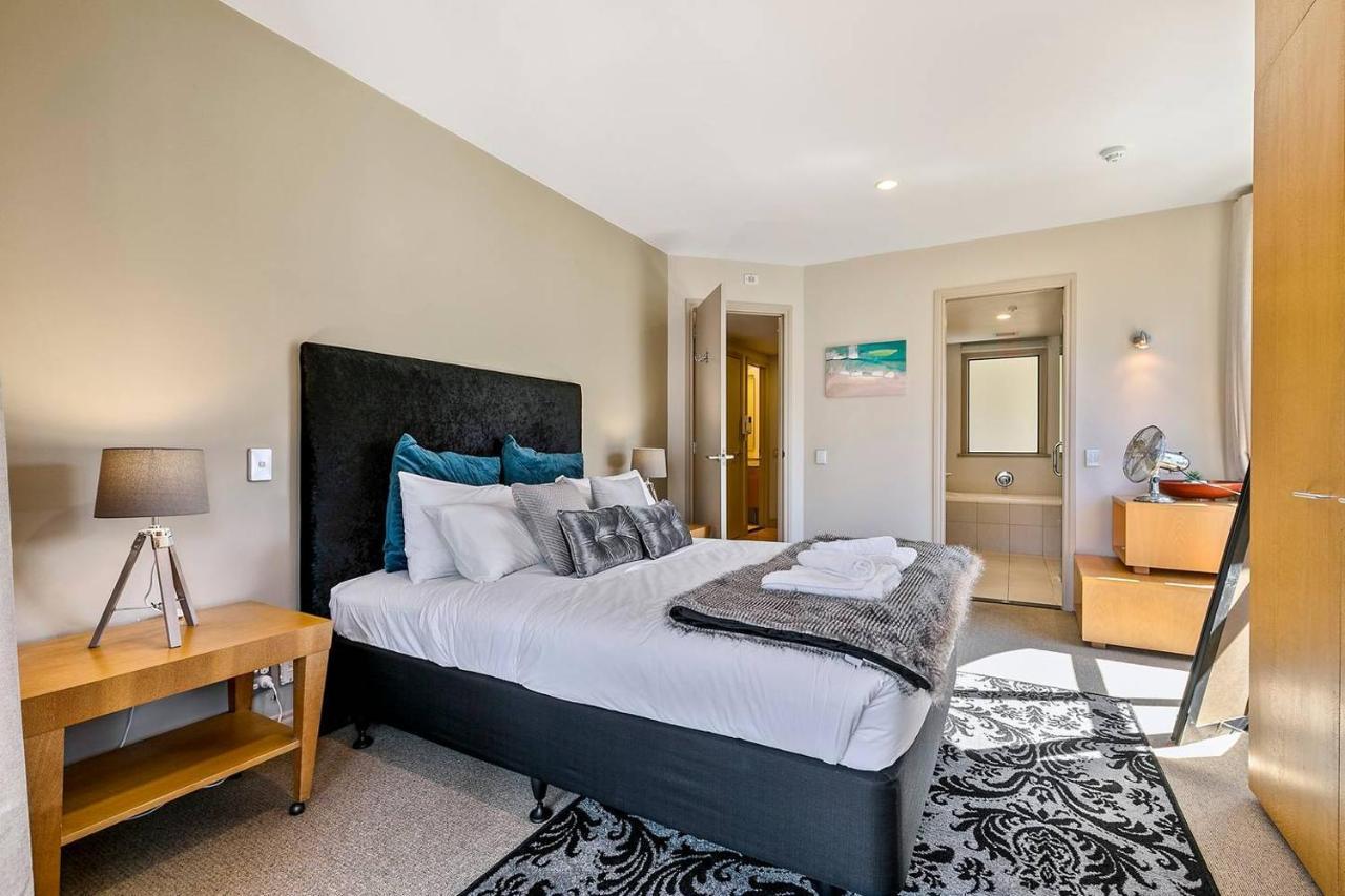 Enormous One Bedroom Beauty In Cbd! Free Parking Auckland Eksteriør billede