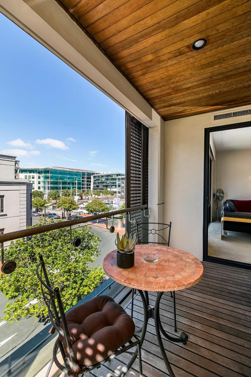 Enormous One Bedroom Beauty In Cbd! Free Parking Auckland Eksteriør billede